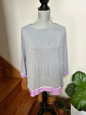 Simply Vera Vera Wang Grey Top with Lavender Trim